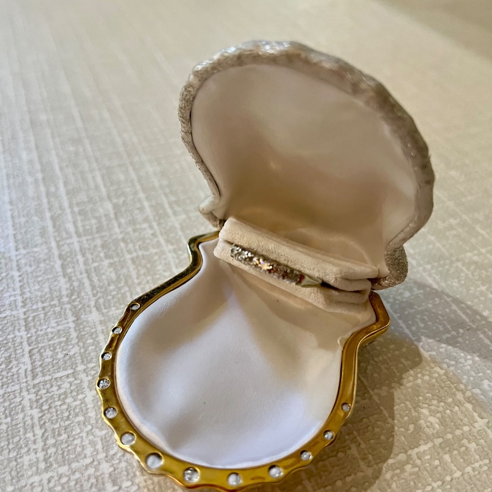 Diamond Ring - Picture 3 of 9